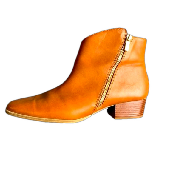 Women’s A2 by Aerosoles Dark Tan Ankle Boots With Gold Zipper - Size 11 - Picture 2 of 8